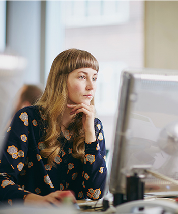woman looking to the screen
